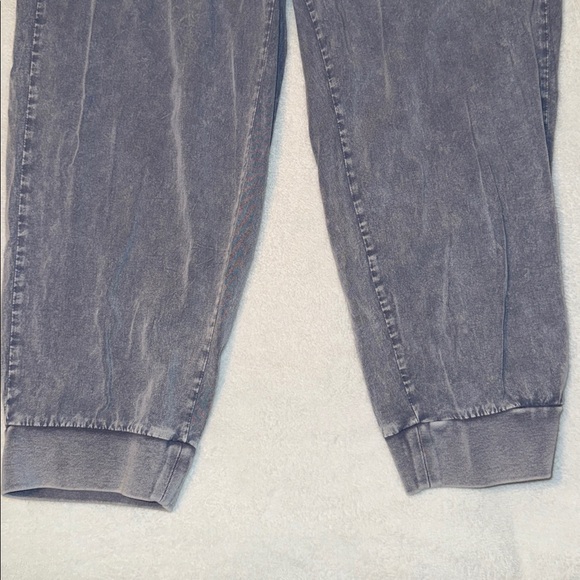 🖤TORRID BLUE MINERAL WASH NYLON SUMMER JOGGERS SIZE 2X🖤 - Picture 4 of 9